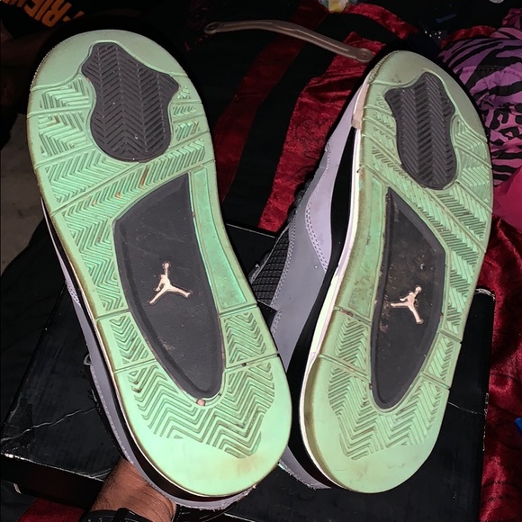 Air Jordan 4 “Glow” - Picture 4 of 6